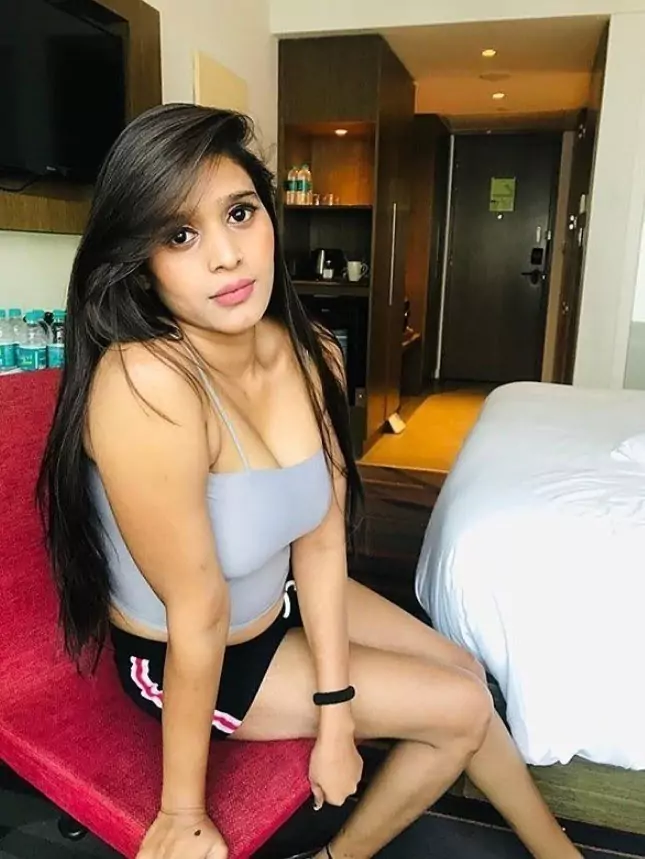 कॉल गर्ल्स सर्विस  मरीना बीच